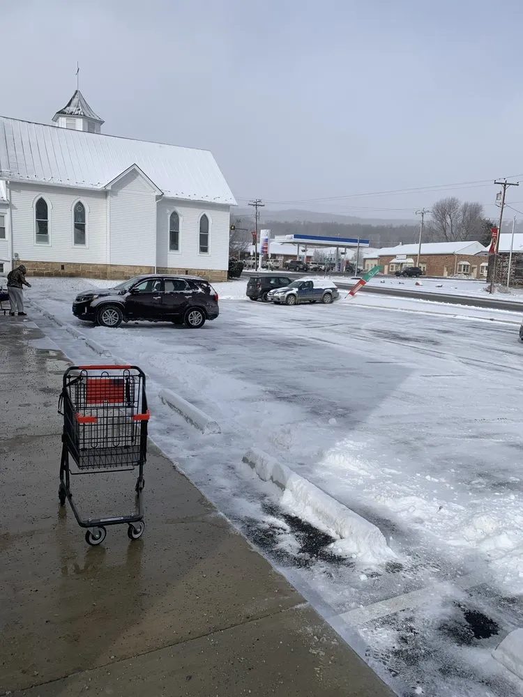 Local lawn mowing service experts serving Staunton, VA - Peoples choice handyman & lawn services