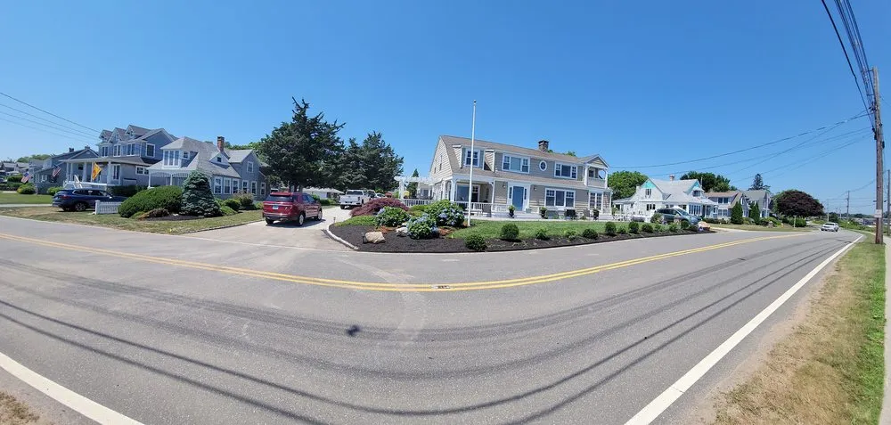 Affordable lawn care service experts serving Norwich, CT - Pepas Hardscapes & Design