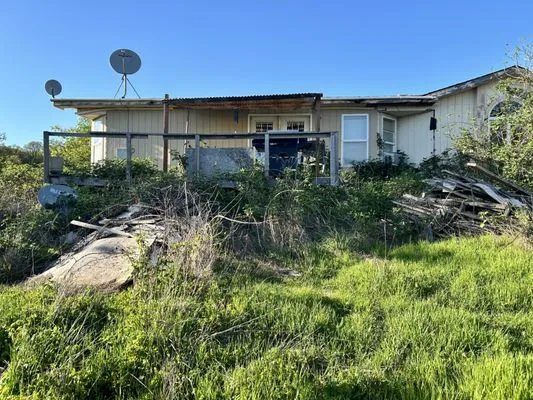 Peppers Yard Care And Clean Up Logo