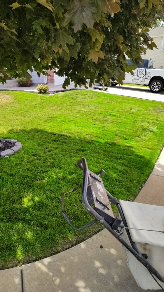 Custom lawn care service in Roy, UT - Peralta Lawncare Services
