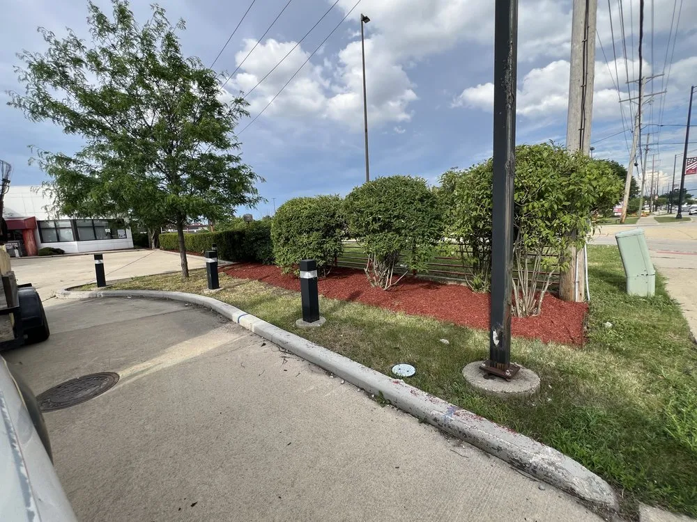 Local landscaping services in Hoffman Estates, IL by Peraza Landscaping