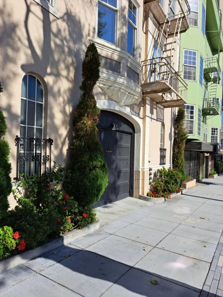 Custom lawn mowing service near you in Concord, CA by Perdomo Gardening Services