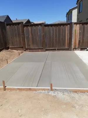 Perea's Landscaping Logo