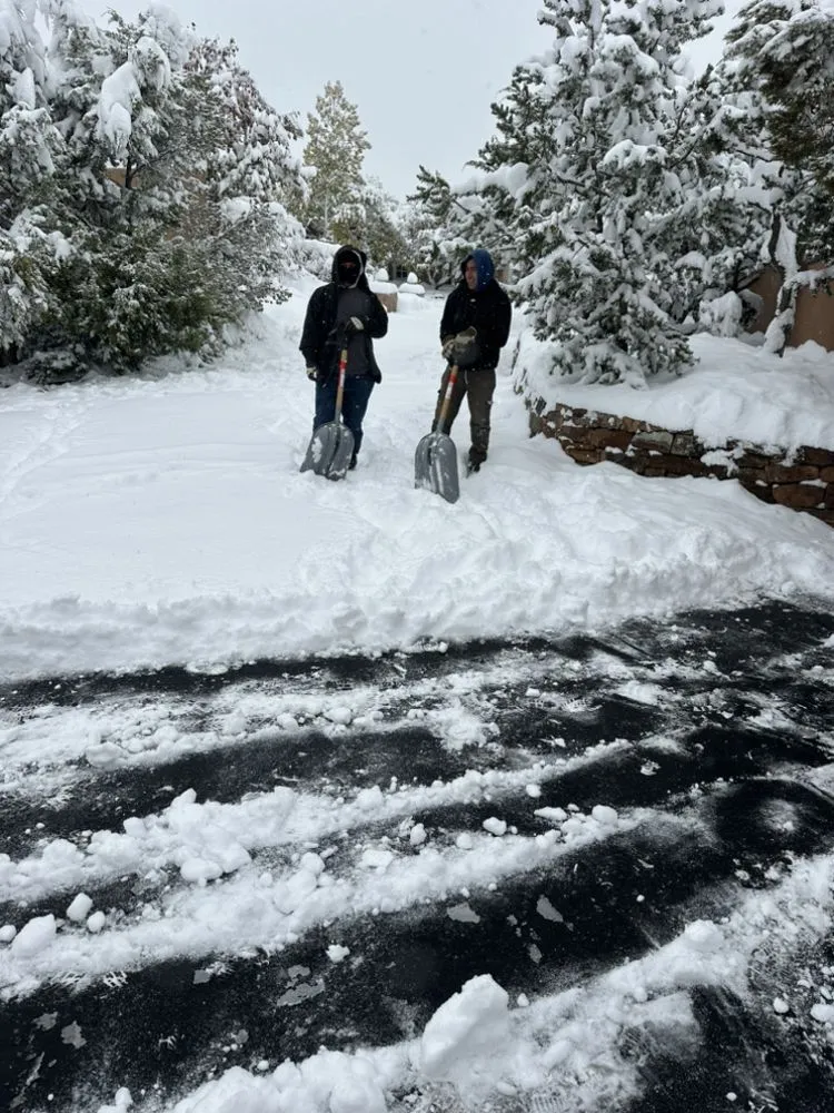 Top-rated lawn care service experts serving Santa Fe, NM - Peregrino’garden landscape