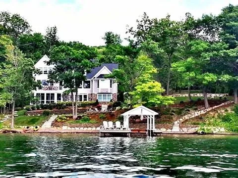 Professional residential landscaping experts serving Farmington, NY - Perennial Lawn and Landscape