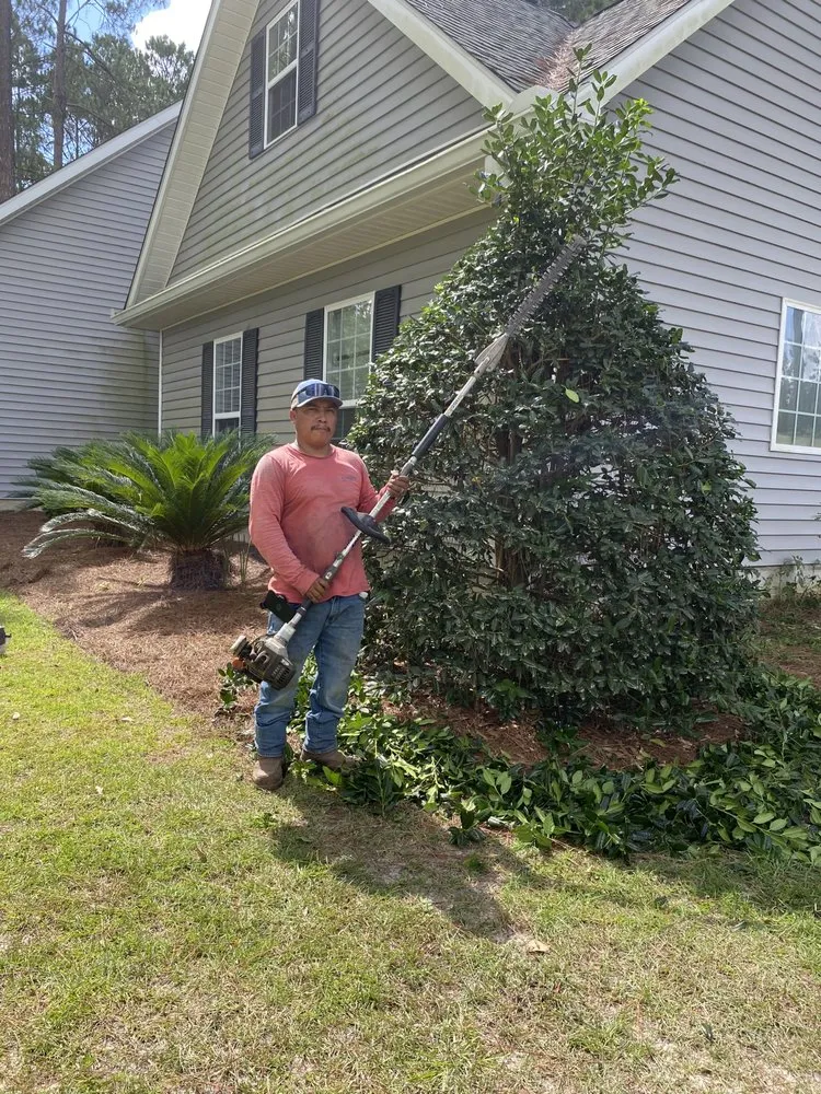 Trusted lawn care service in Cairo, GA - Perez & Sons