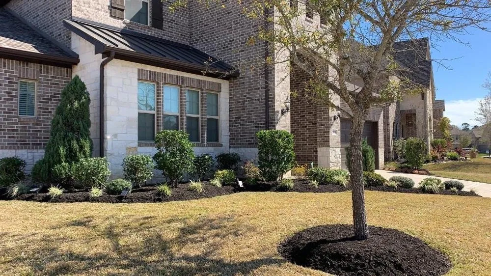 Trusted lawn mowing service in Houston, TX by Perez Family Lawn Service