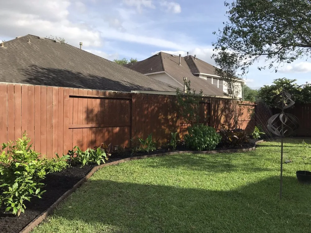 Trusted lawn care service experts serving Houston, TX - Perez Family Lawn Service