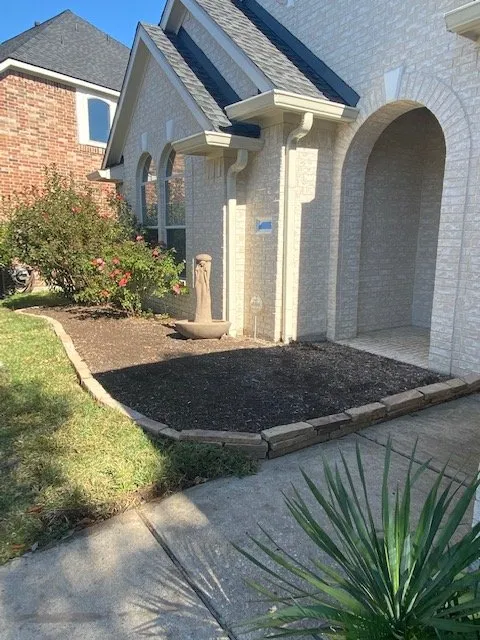 Top-rated garden landscaping for homes across Houston, TX - Perez Family Lawn Service
