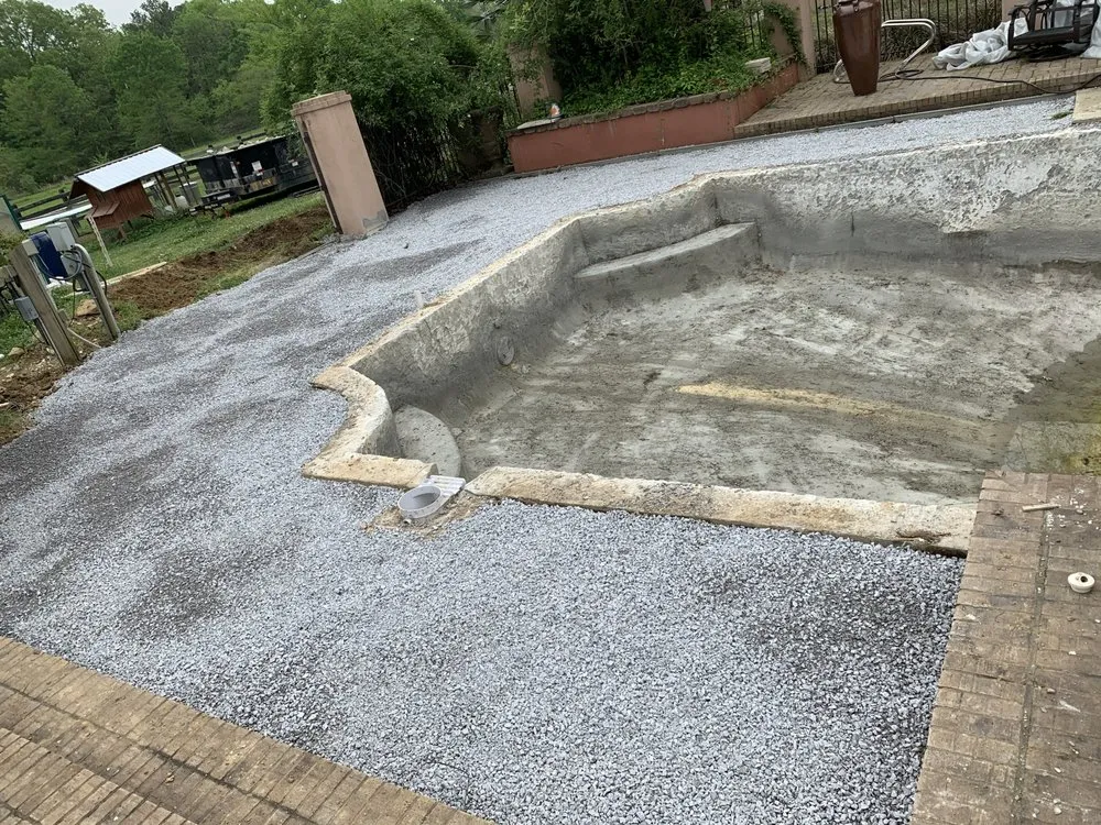 Professional garden landscaping in Leeds, AL by Perez Hardscapes & Concrete