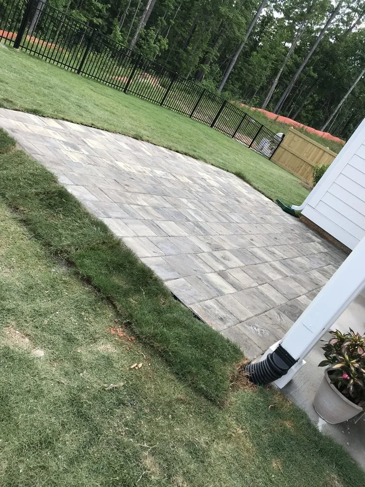 Professional residential landscaping experts serving Leeds, AL - Perez Hardscapes & Concrete