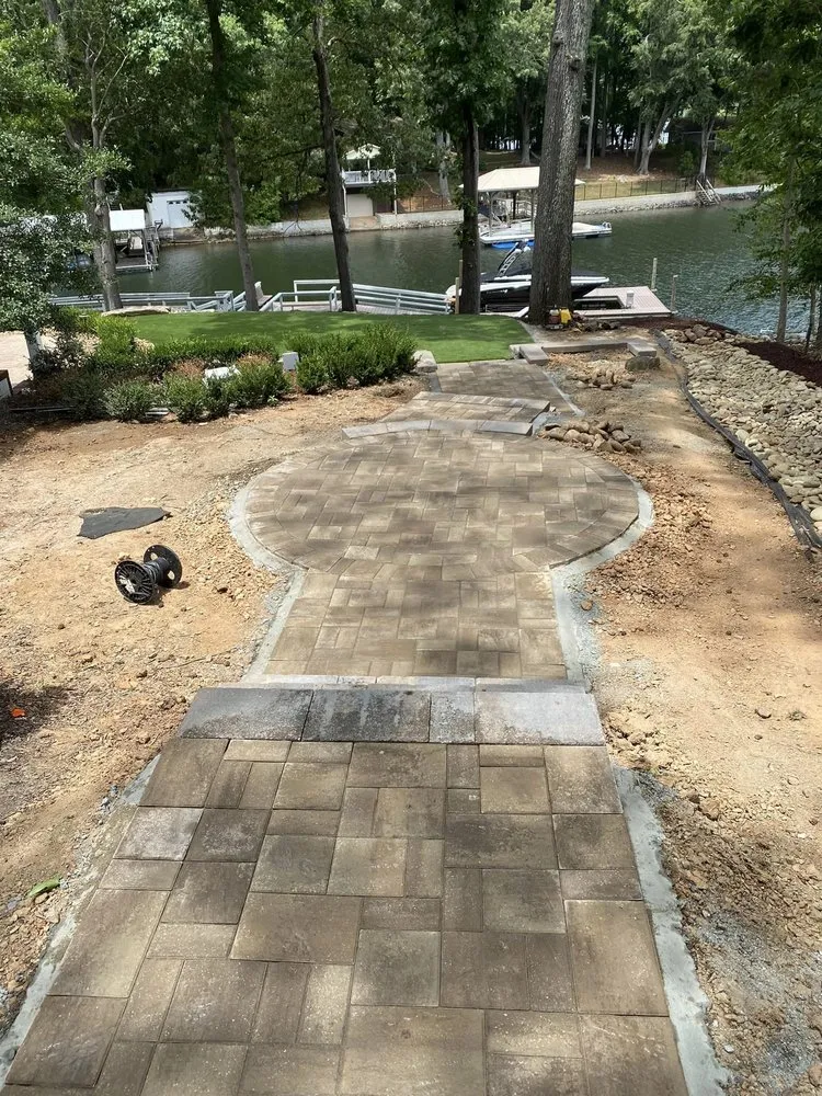 Custom garden landscaping for beautiful yards across Cornelius, NC - Perez landscapes & patio