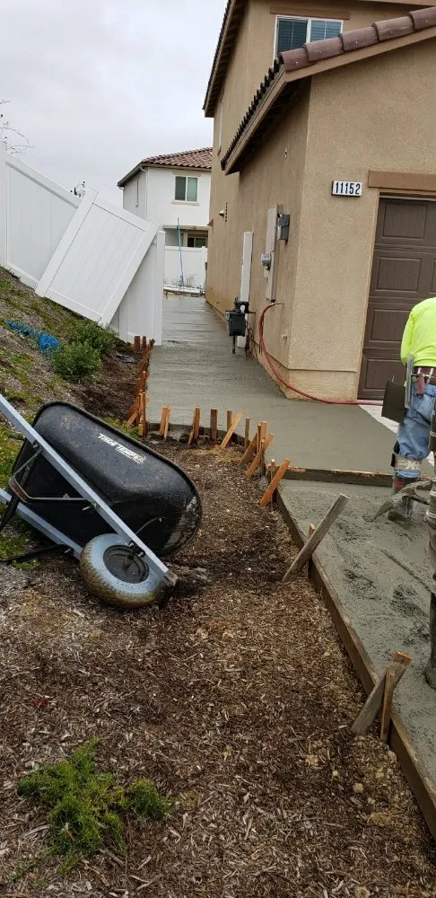 Affordable residential landscaping experts serving Mentone, CA - Perez Landscaping and Lawn Maintenance