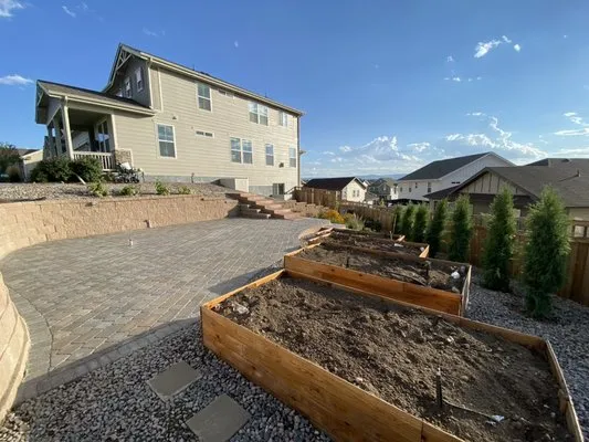 Perez Landscaping Logo