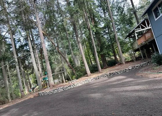 Perez Landscaping Logo