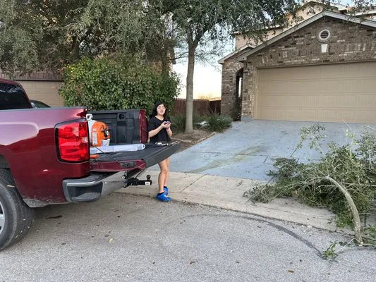 Perez Landscaping Logo