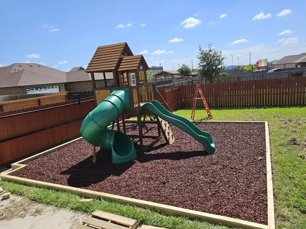 Top-rated yard cleanup service in Edinburg, TX by Perez Landscaping