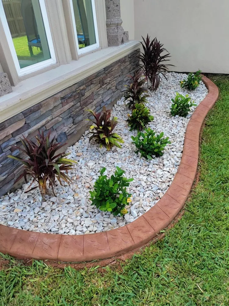 Professional garden landscaping near you in Edinburg, TX by Perez Landscaping
