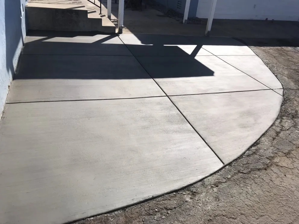 Professional yard cleanup service experts serving Encinitas, CA - Perez Landscaping