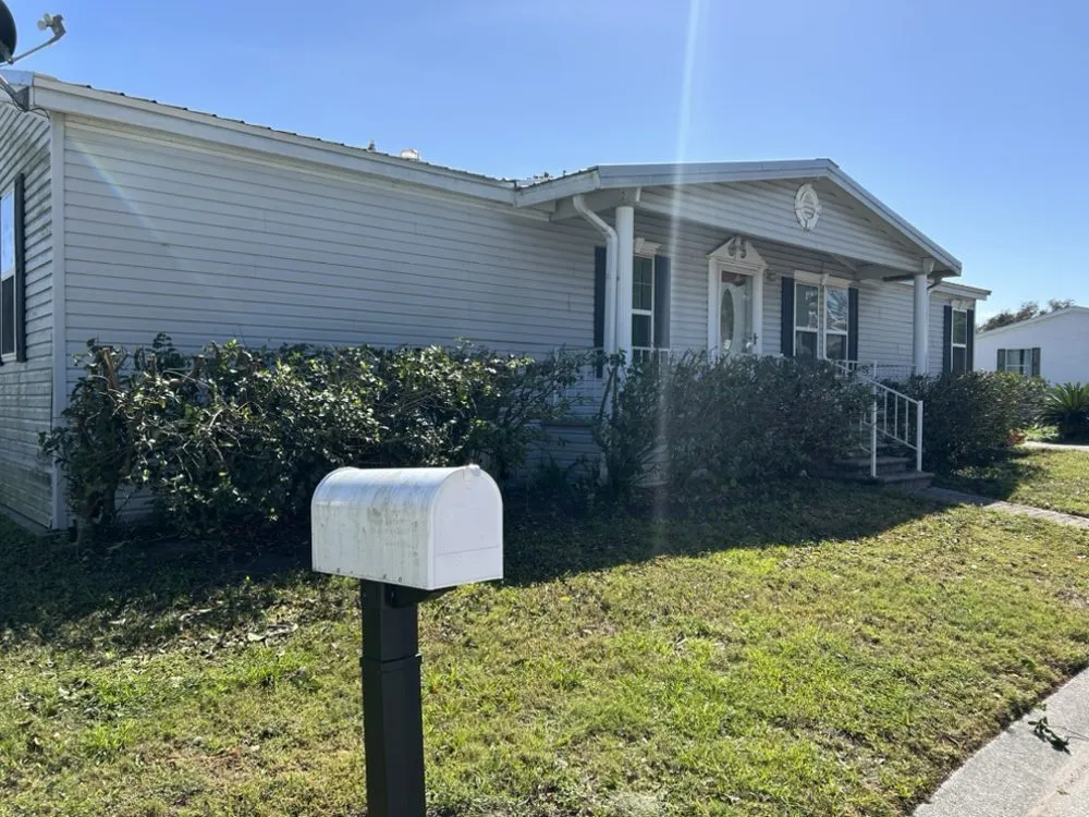 Expert yard cleanup service experts serving Plant City, FL - Perez Landscaping