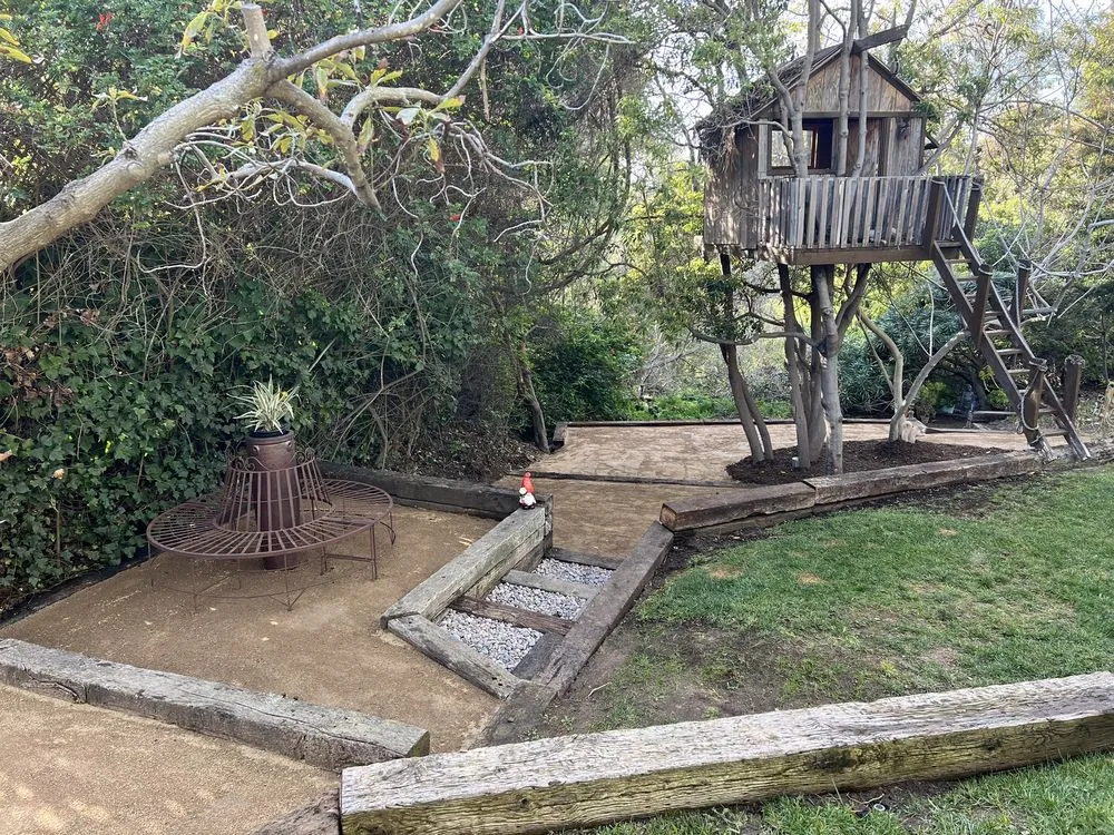 Trusted outdoor landscaping for homes in Mission Hills, CA by Perez Landworks