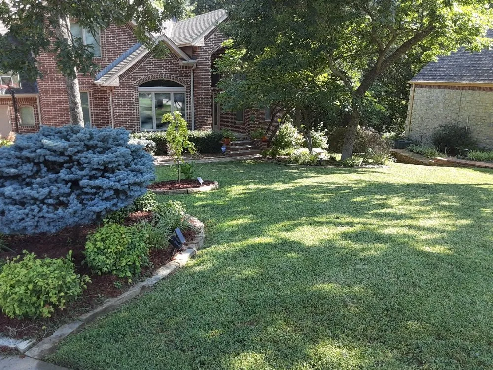 Expert garden landscaping in Bartlesville, OK - Perez Lawn & Landscaping