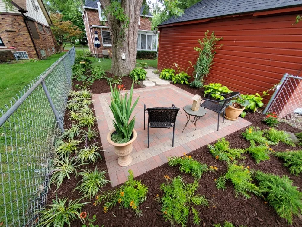 Custom lawn care service in Westland, MI - Perez Solutions