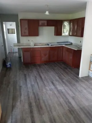 Perfect 10 Handyman And Lawn Service Logo