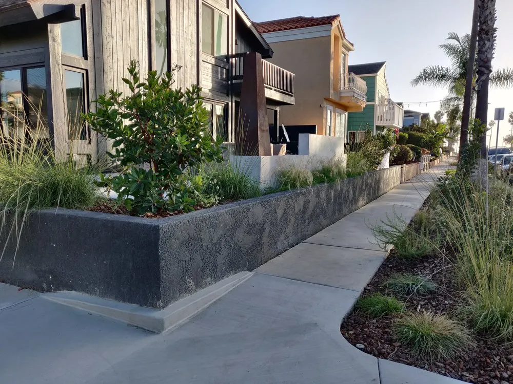 Affordable yard cleanup service in Costa Mesa, CA - Perfect Circle Gardens & Interiors