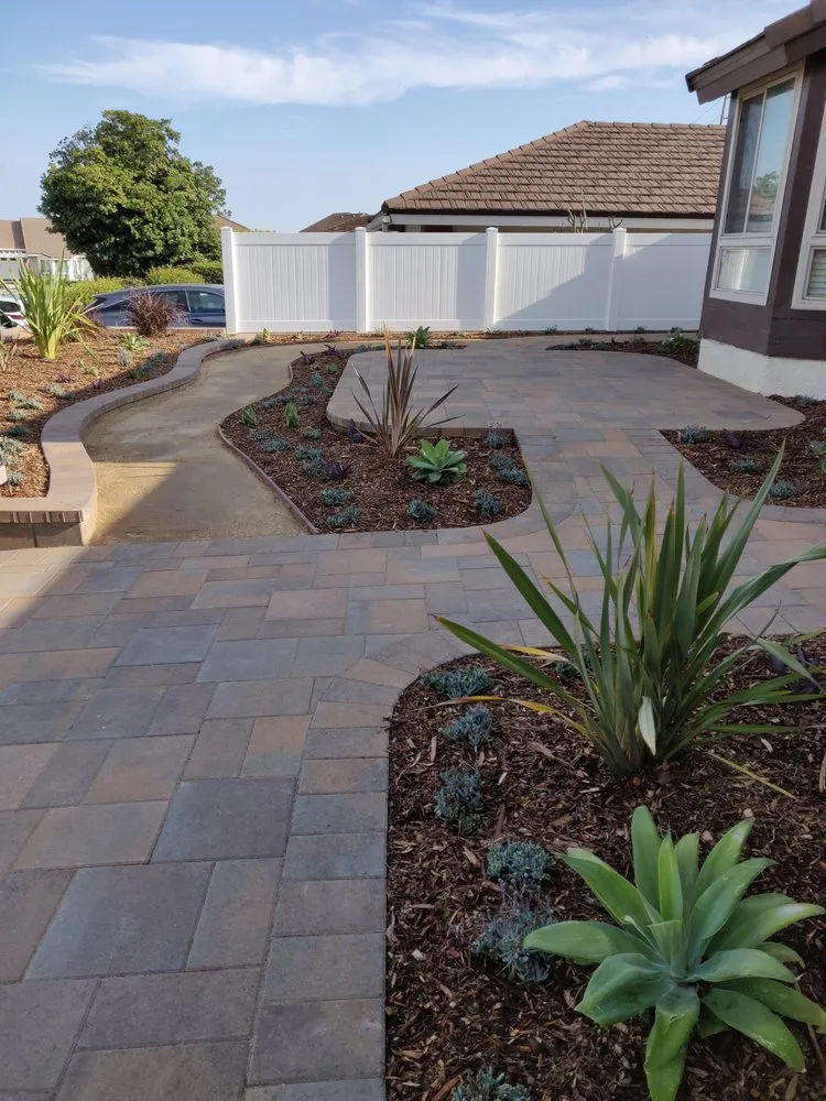 Top-rated yard cleanup service in Costa Mesa, CA - Perfect Circle Gardens & Interiors
