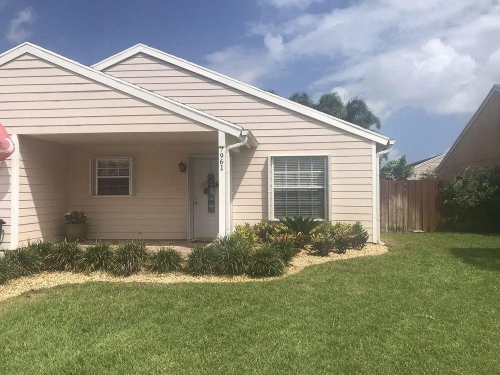 Professional lawn care service experts serving Boynton Beach, FL - Perfect Cut Landscaping