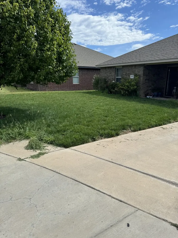 Top-rated lawn mowing service experts serving Amarillo, TX - Perfect Cut Lawn Care