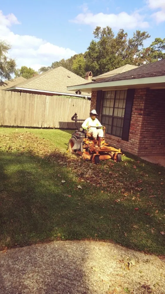 Top-rated yard maintenance experts serving Baton Rouge, LA - Perfect Cuts Lawn Service