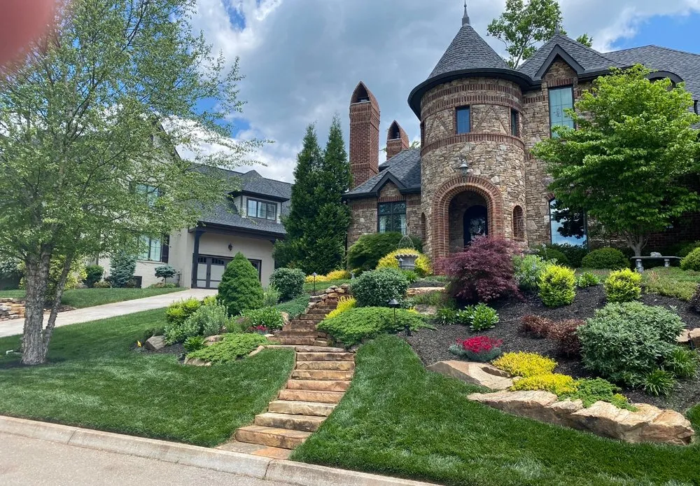 Expert yard maintenance experts serving Powell, TN - Perfect Edge Lawncare