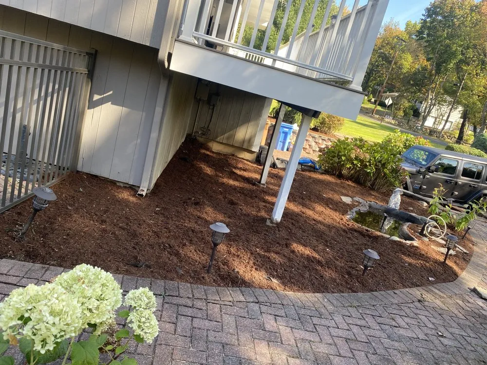 Expert lawn care service for beautiful yards across Bridgeport, CT - Perfect Edgez