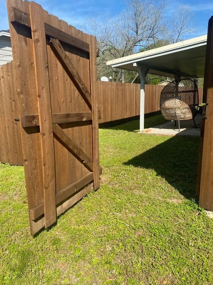 Affordable yard cleanup service for homes across Nacogdoches, TX - Perfect Fence Services