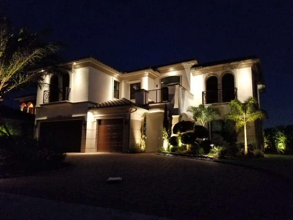 Local lawn care service experts serving Oakland Park, FL - Perfect Lawns and Gardens