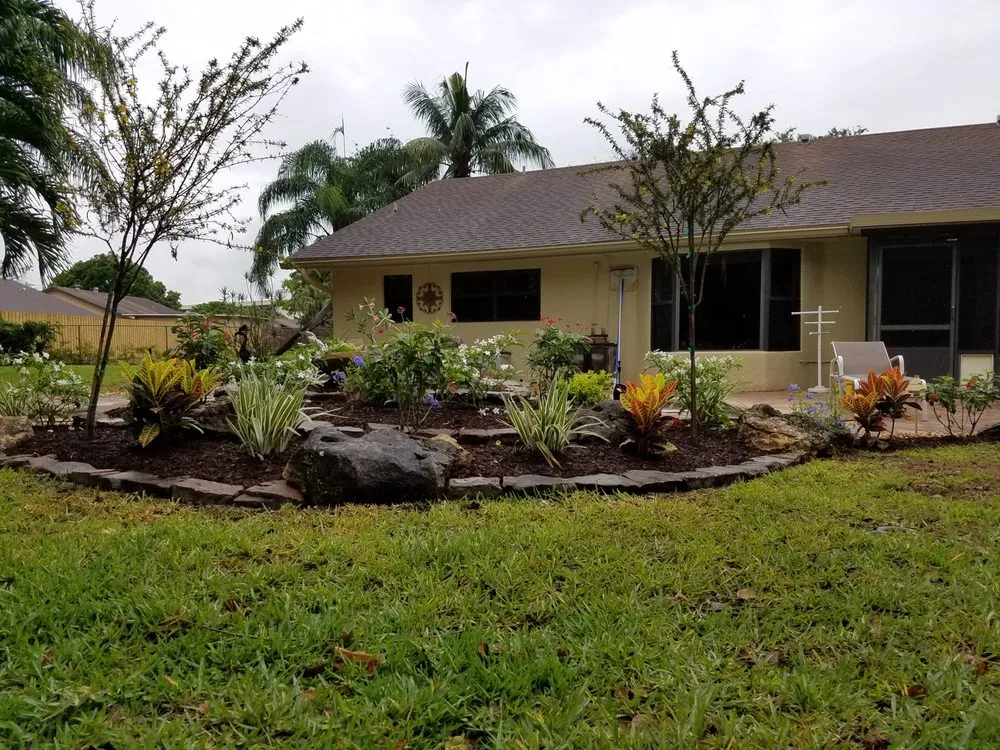 Custom lawn mowing service experts serving Oakland Park, FL - Perfect Lawns and Gardens