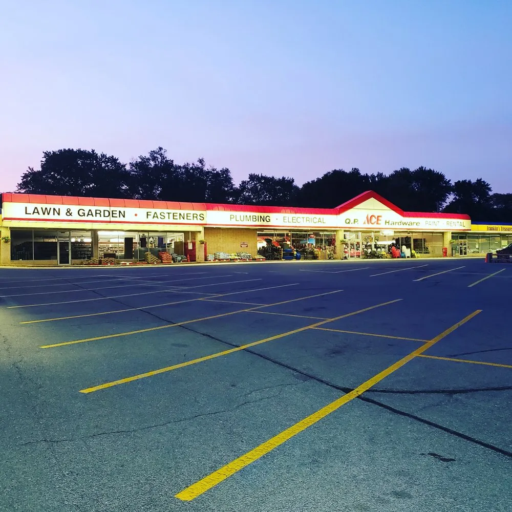 Reliable lawn mowing service experts serving Lincoln, NE - Perfect Line Property Solutions