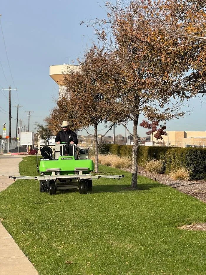 Reliable yard maintenance for homes in Frisco, TX by Perfect Turf