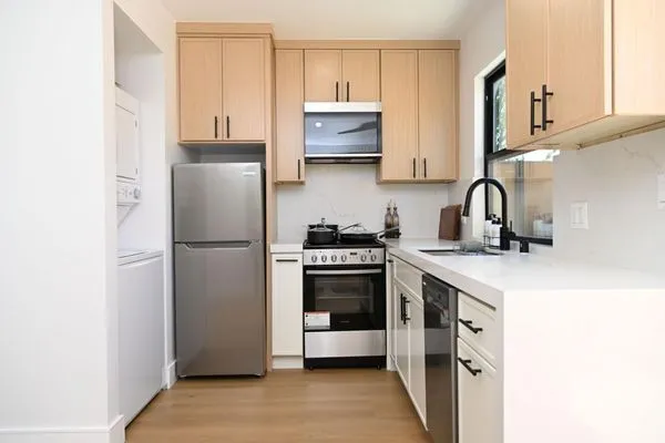 Perfect View Builders Logo