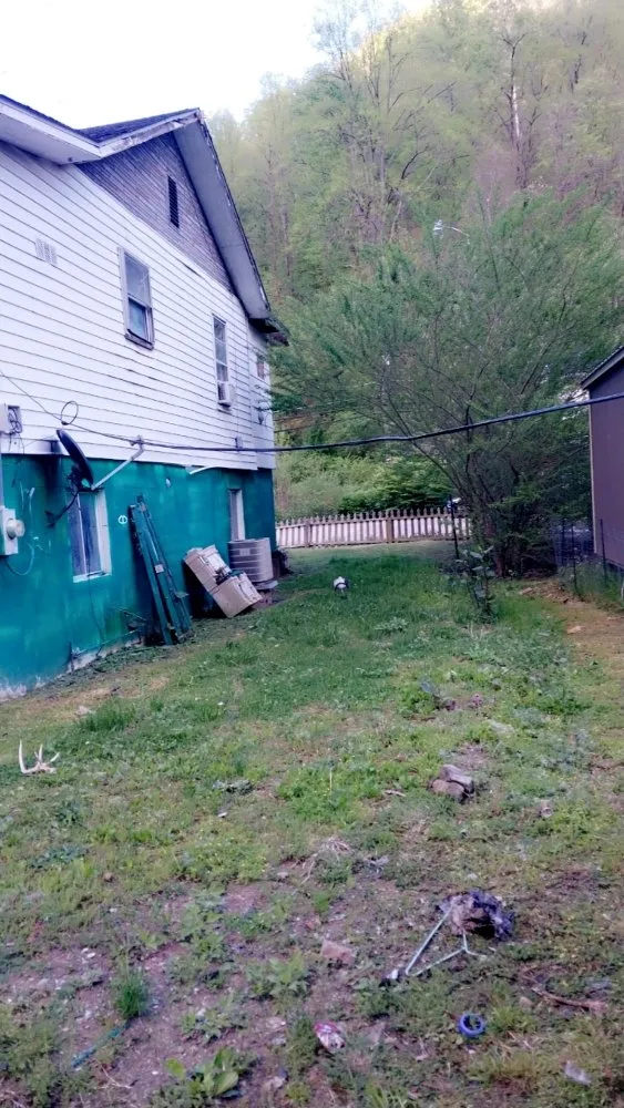 Trusted yard cleanup service in Chapmanville, WV - Perfection Landscape