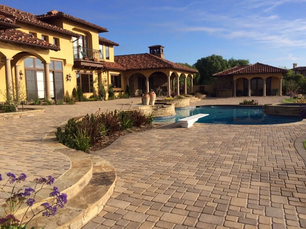 Reliable lawn mowing service experts serving Santa Paula, CA - Performance Landscape