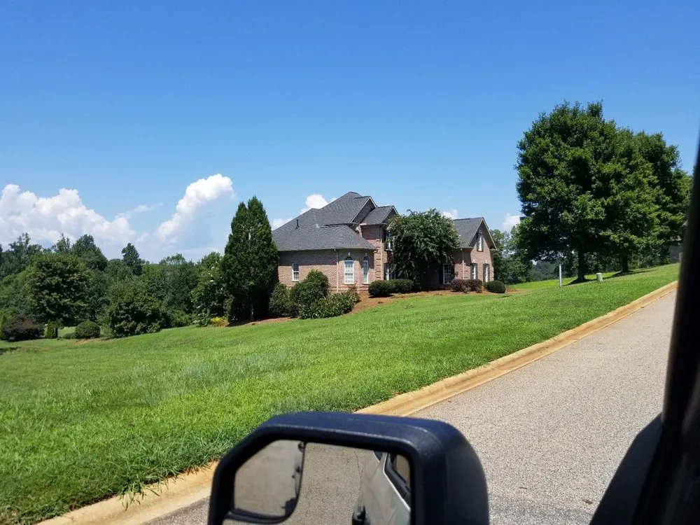 Expert lawn mowing service experts serving Chesnee, SC - Performance Lawncare & Handyman