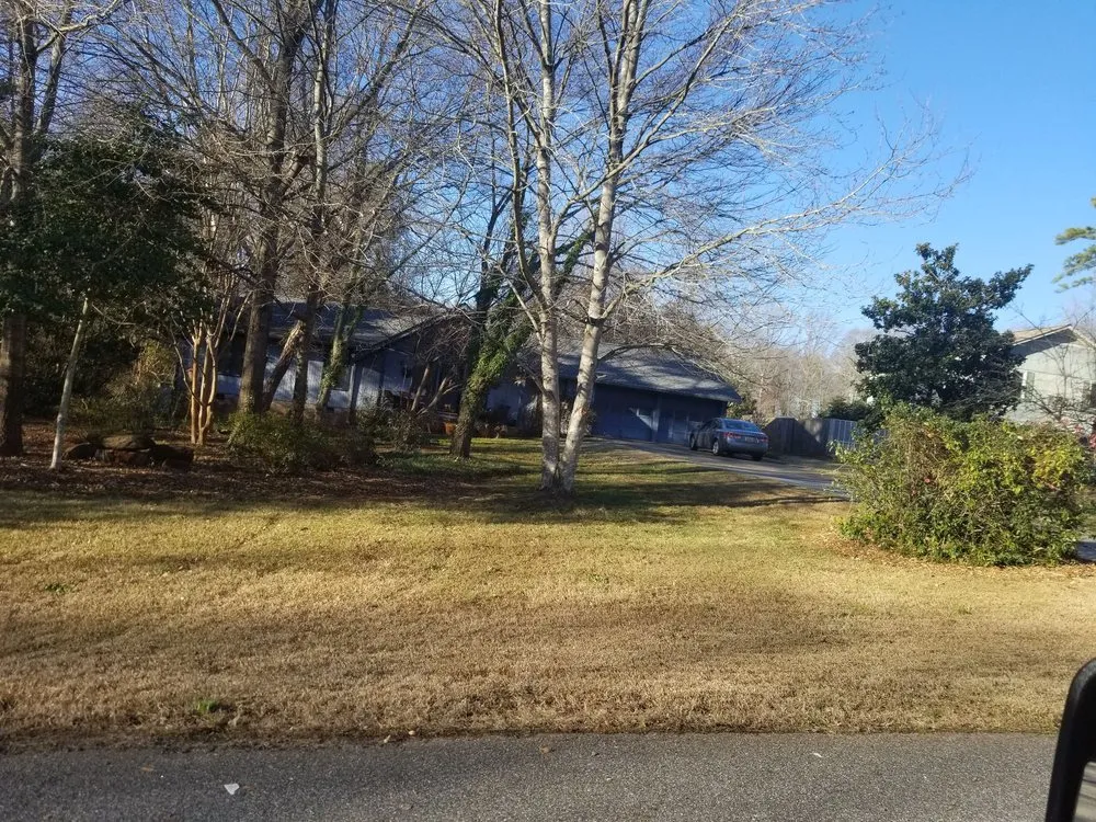 Professional lawn care service for beautiful yards in Chesnee, SC by Performance Lawncare & Handyman