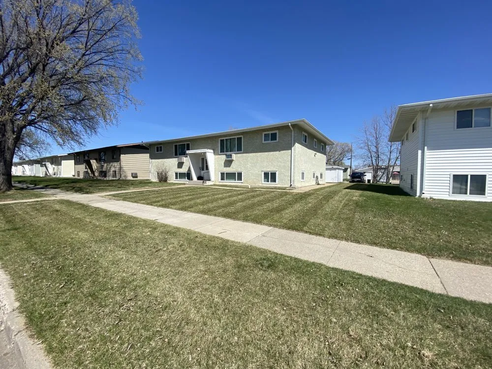 Top-rated lawn care service in Minot, ND by Perkual