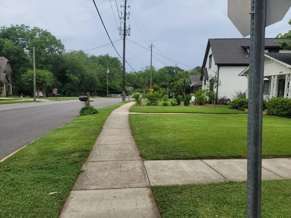 Expert garden landscaping experts serving Birmingham, AL - Perry Cutting Up