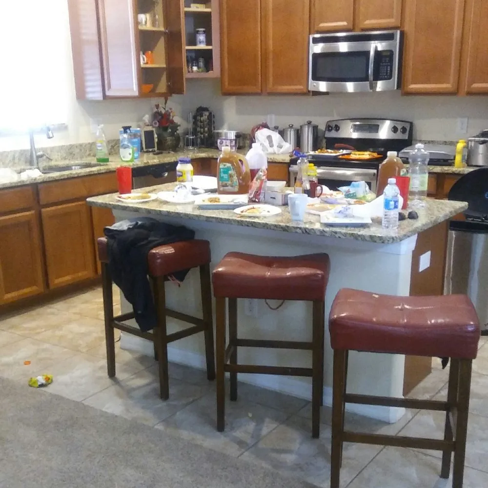 Expert yard cleanup service for beautiful yards across Ruskin, FL - Perry's Everything