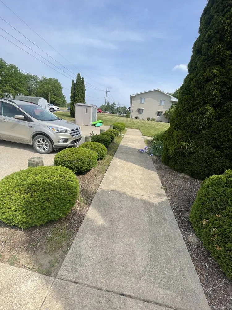 Professional yard maintenance in Highland, MI - Perrys Landscaping