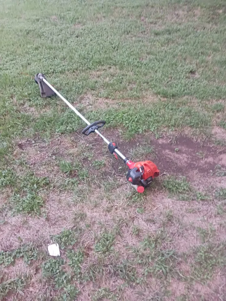 Professional lawn mowing service in McGregor, TX - Perrys lawn service